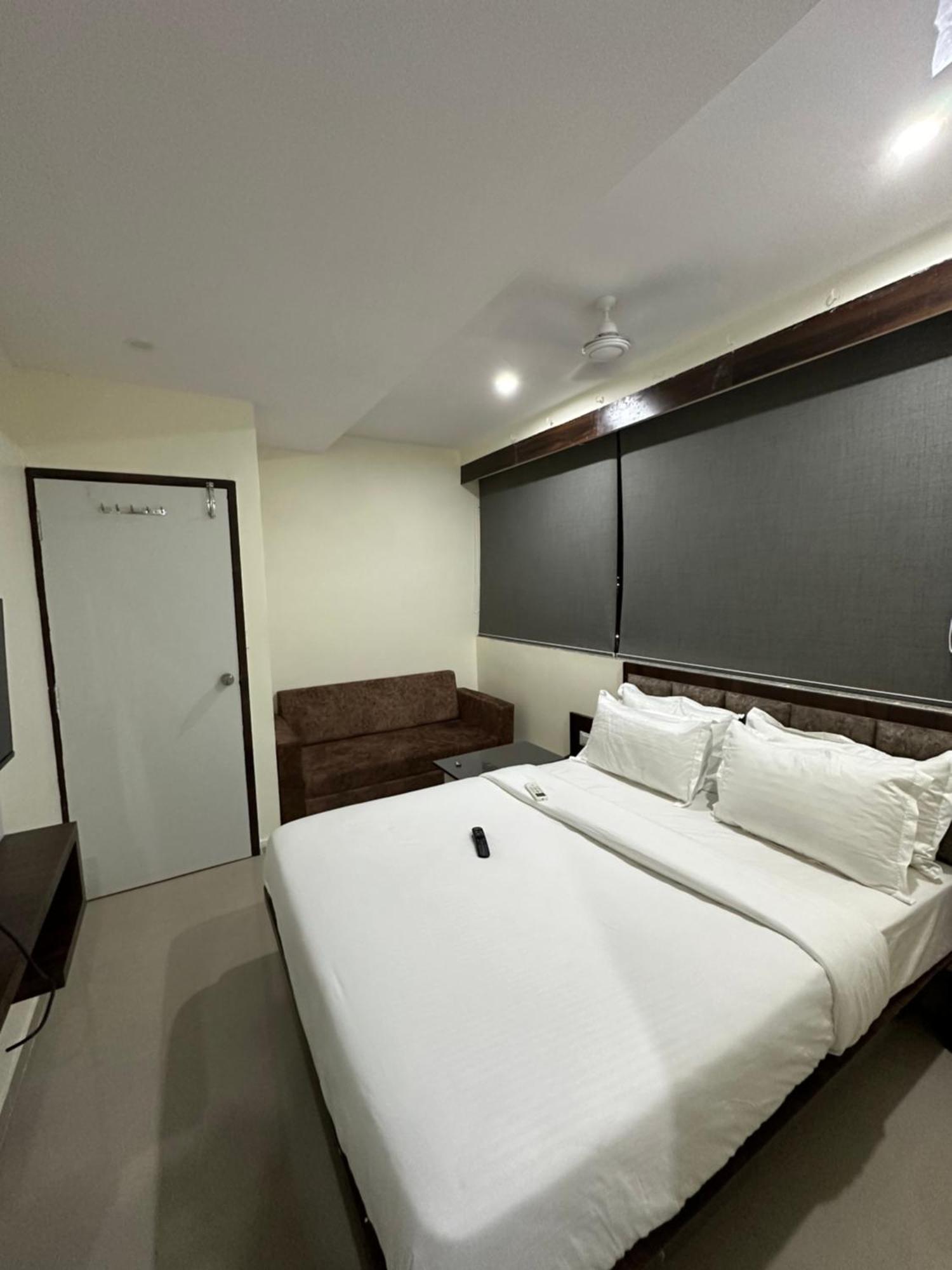 Hotel Golden View Vadodara Luaran gambar